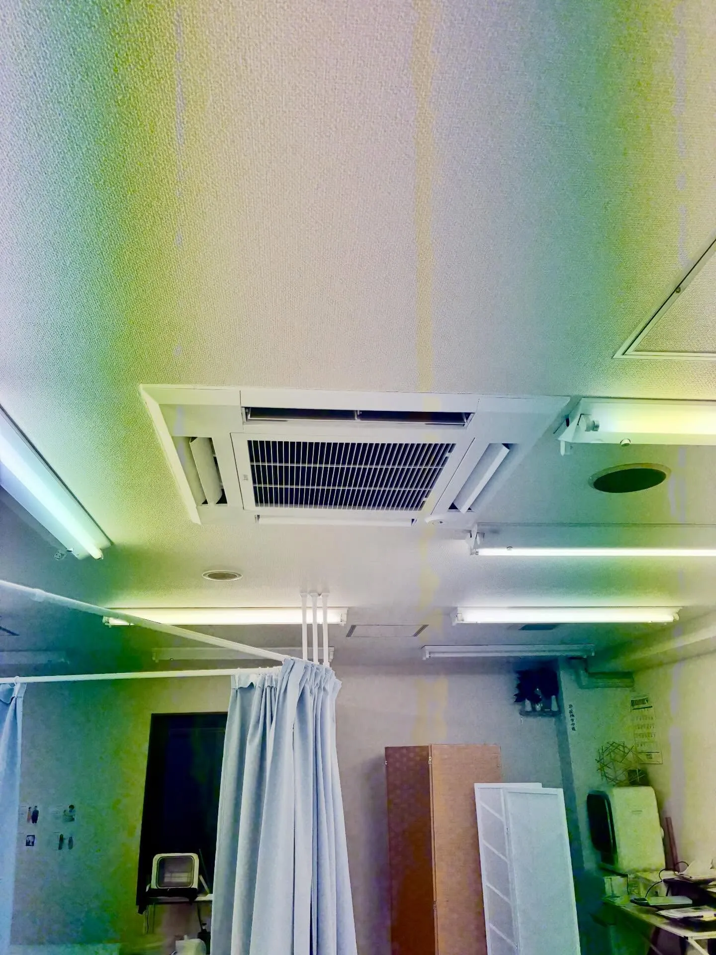 【4方向カセットエアコン入替工事👷‍♂️】